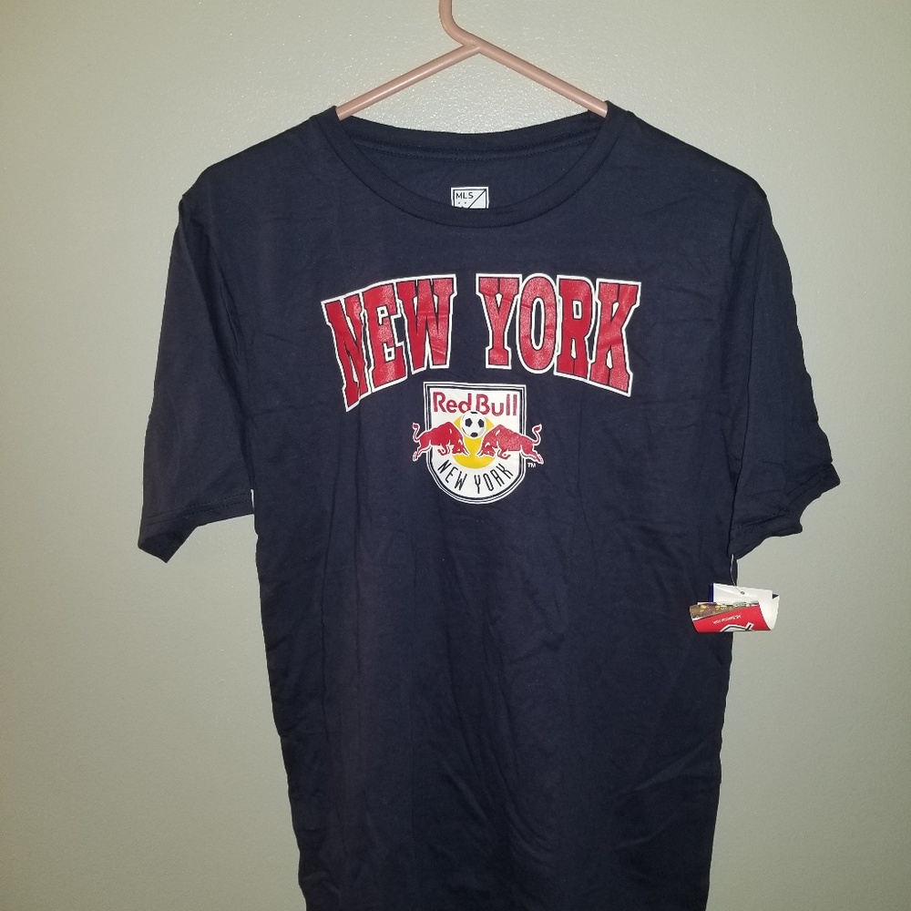 Kids red bull hat and shirt combo size 18